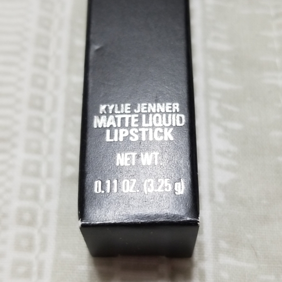 Kylie Cosmetics MALIBOO Matte Liquid Lipstick - Picture 2 of 8